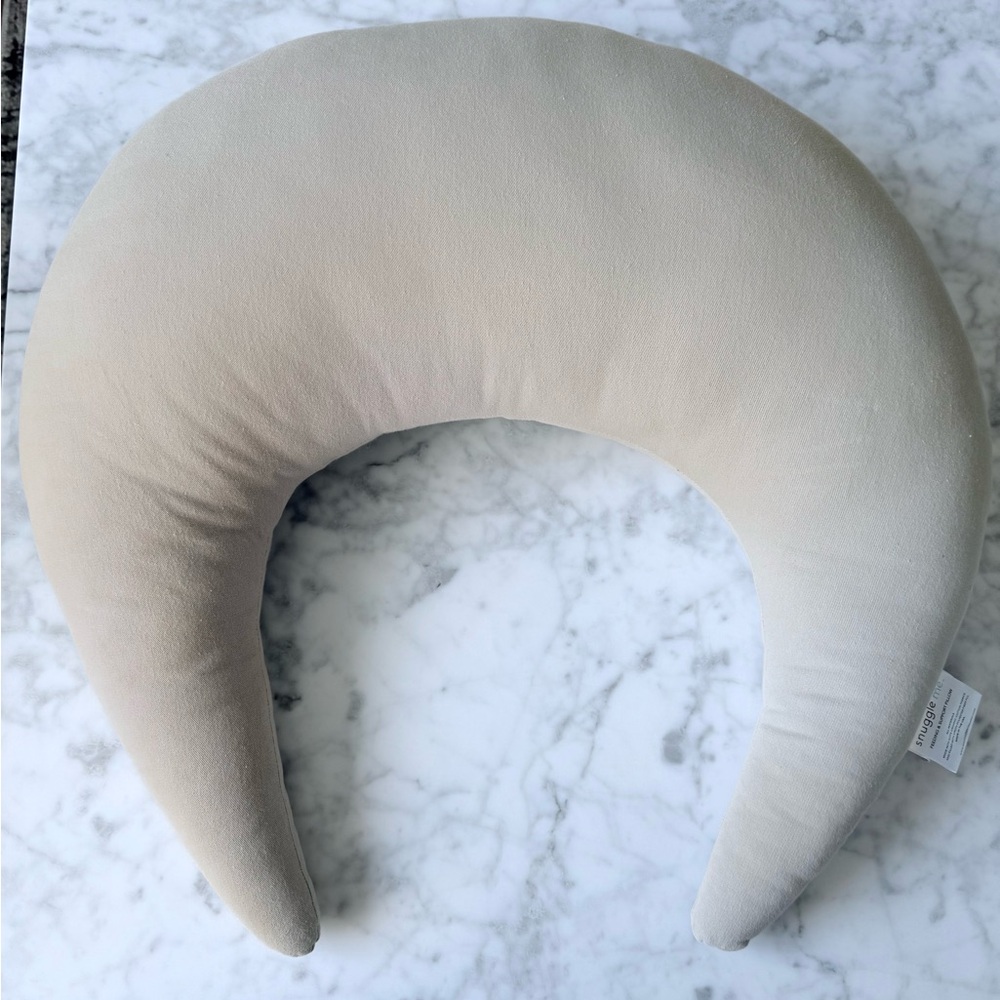 Snuggle Me feeding pillow